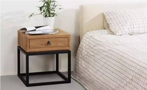 房子裝修完，買了床，床頭柜該如何選擇？