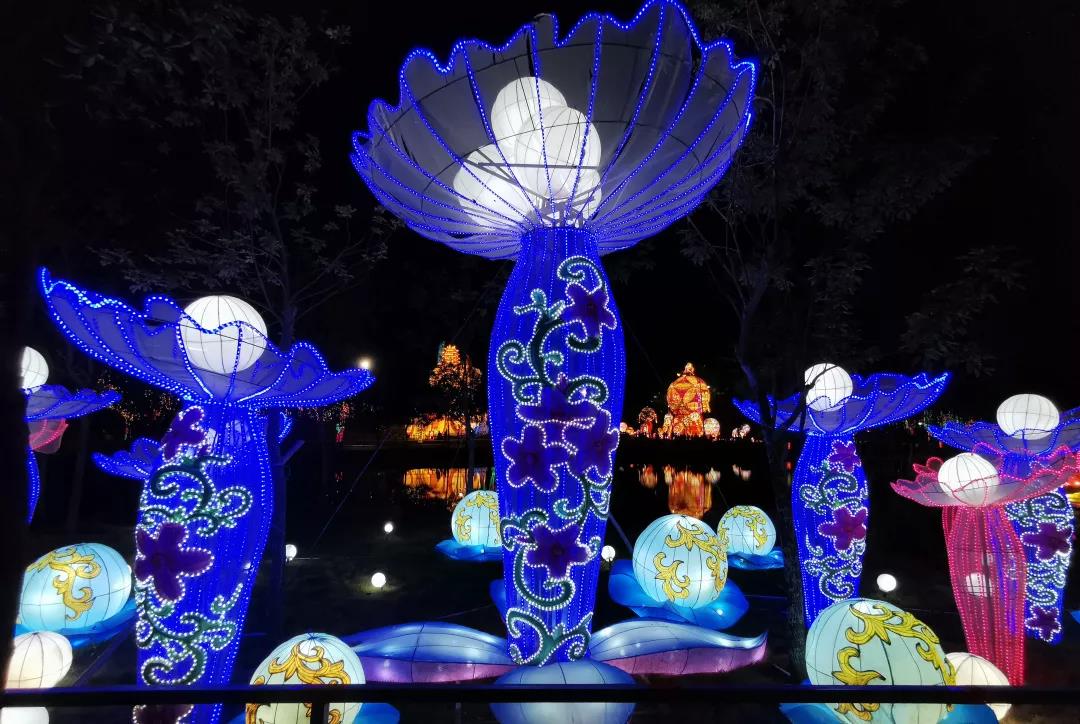 月色燈山滿江河| 裝飾公司和燈展的關(guān)系是？