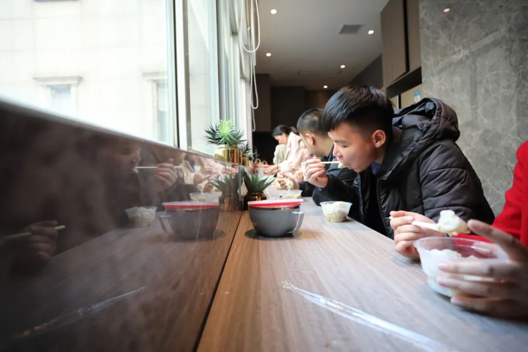 冬至丨溫暖如約而至，平安順?biāo)欤?>
        							</a>
        						</div>
        						
        						<div   id=